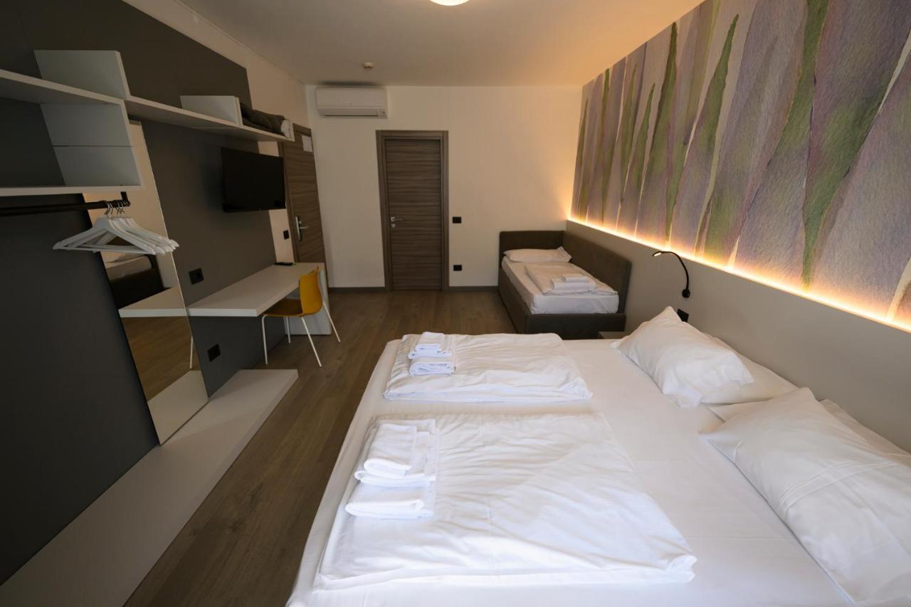 Park Hotel Eden Torbole Sul Garda Eksteriør bilde