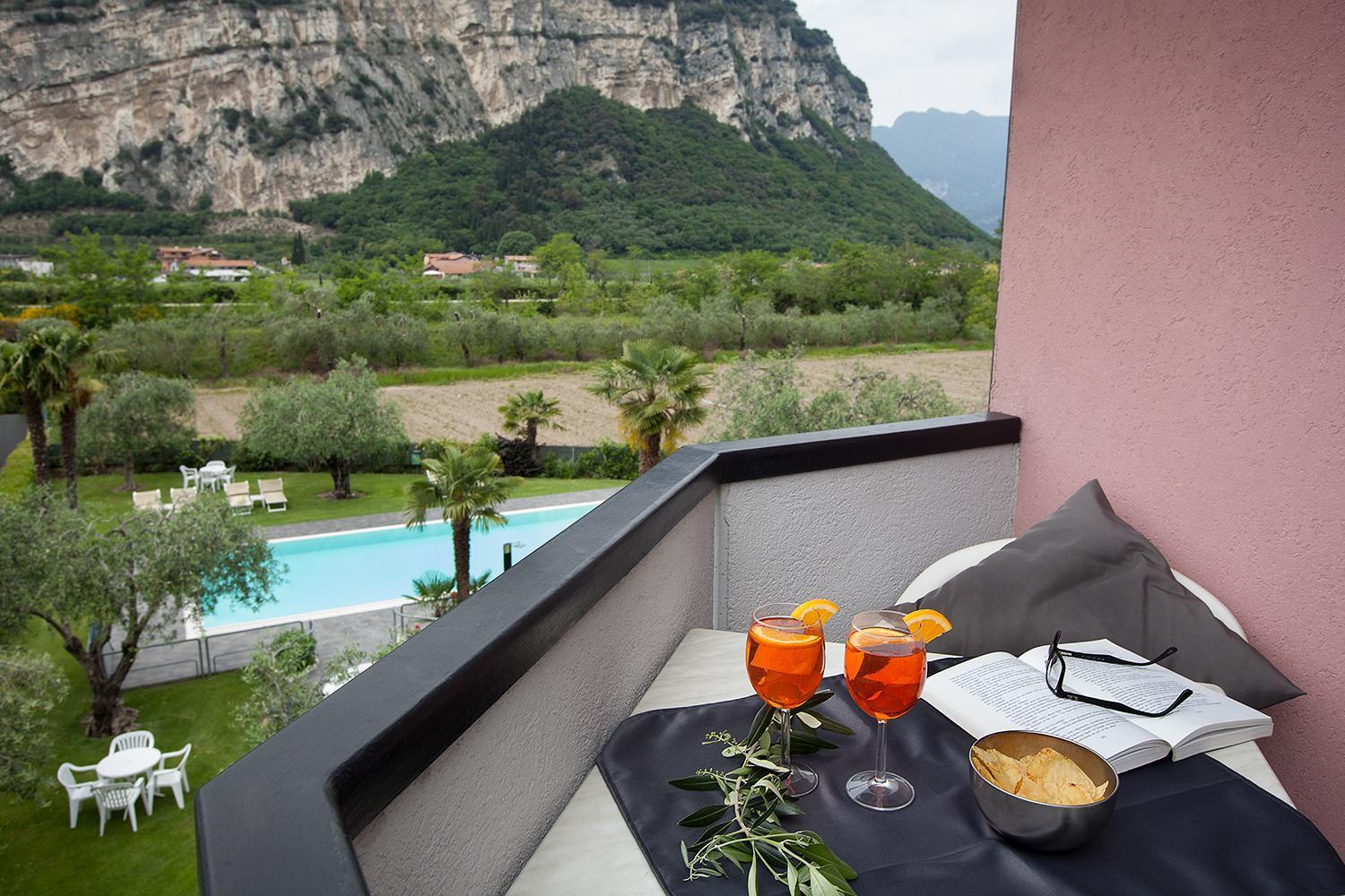 Park Hotel Eden Torbole Sul Garda Eksteriør bilde
