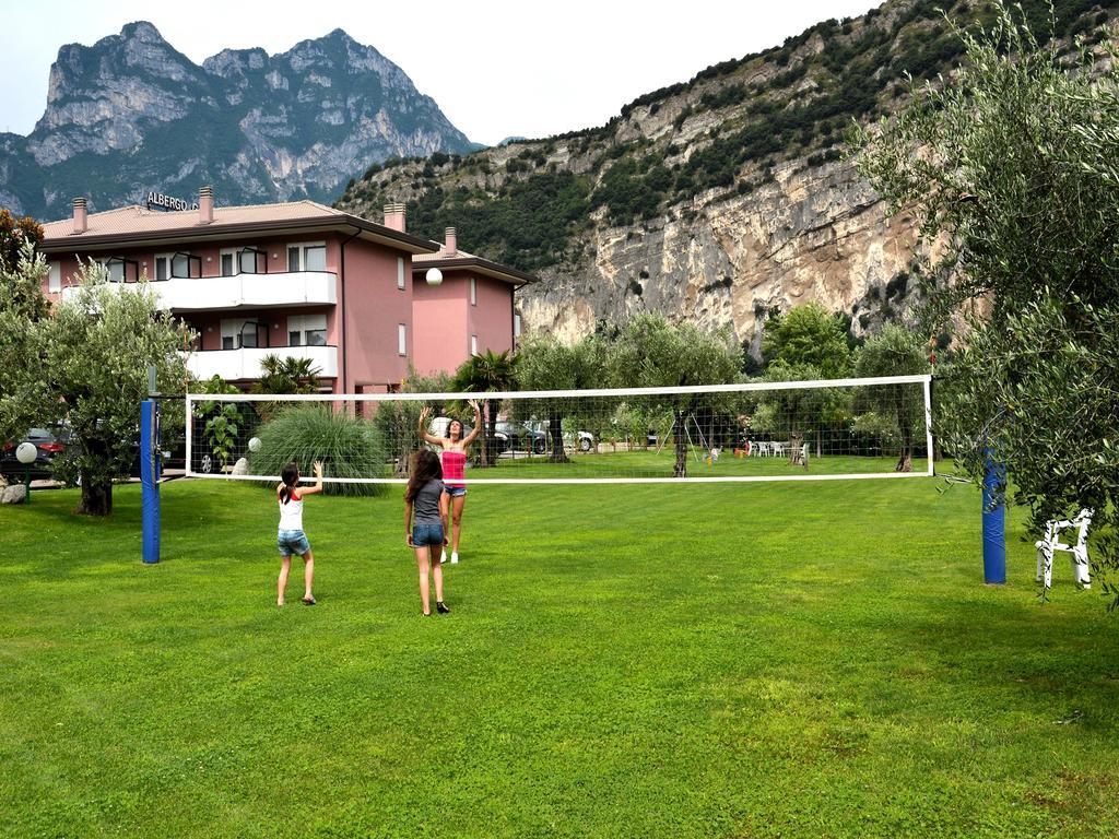 Park Hotel Eden Torbole Sul Garda Eksteriør bilde