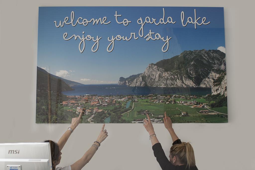 Park Hotel Eden Torbole Sul Garda Eksteriør bilde