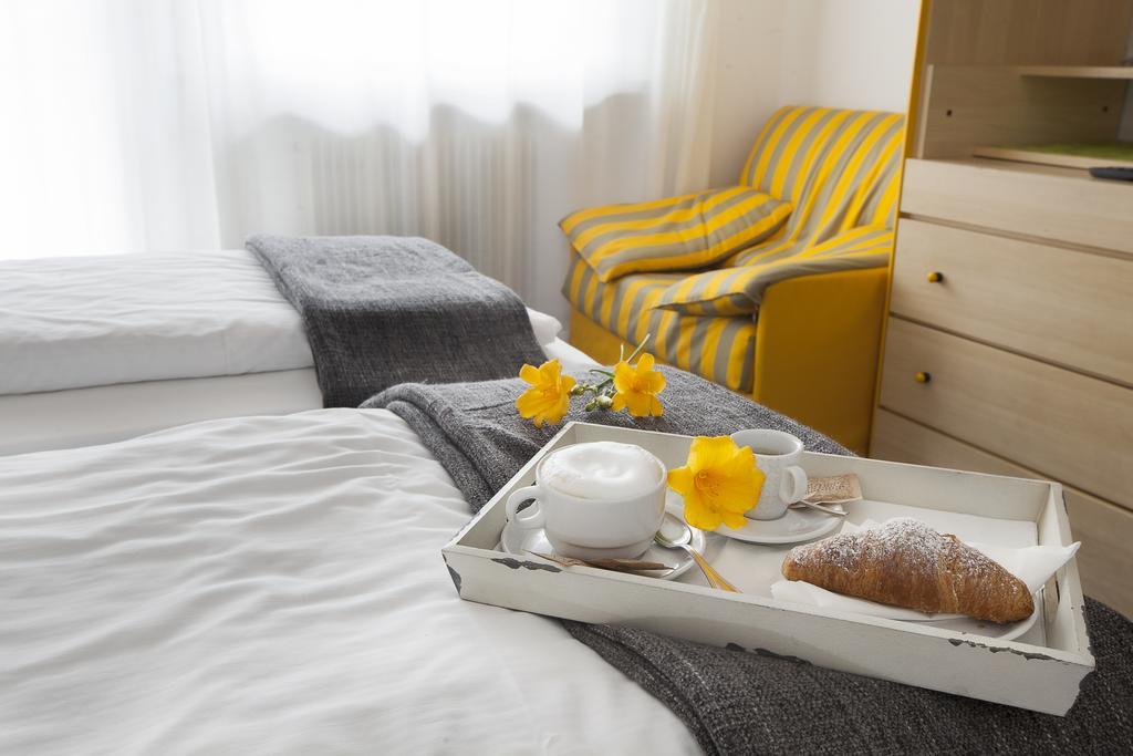 Park Hotel Eden Torbole Sul Garda Eksteriør bilde
