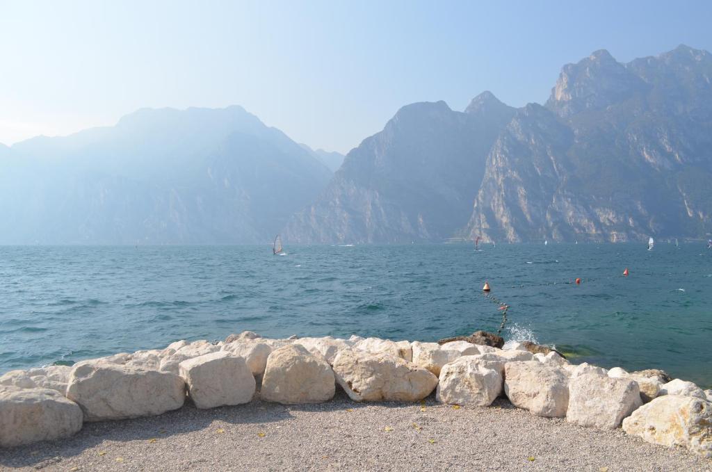 Park Hotel Eden Torbole Sul Garda Eksteriør bilde