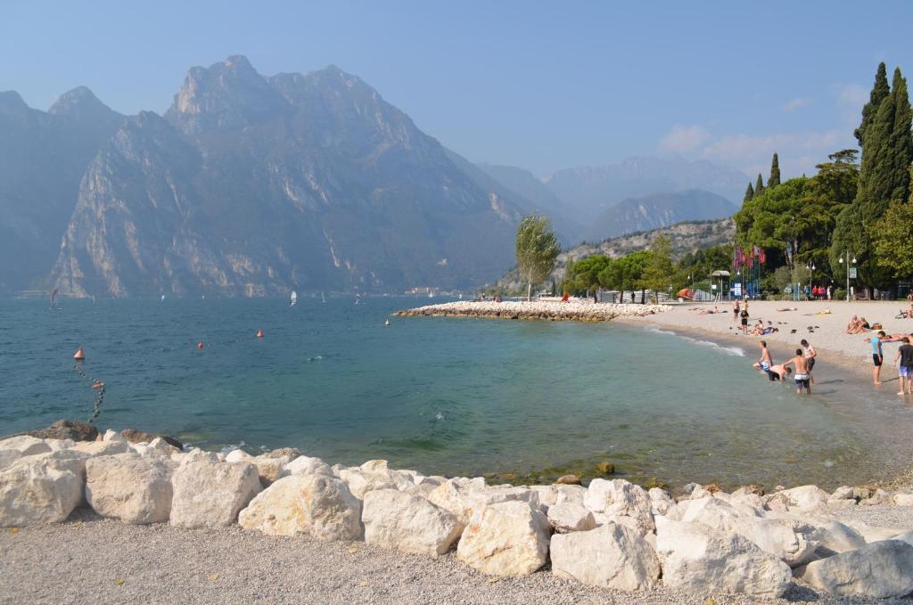 Park Hotel Eden Torbole Sul Garda Eksteriør bilde