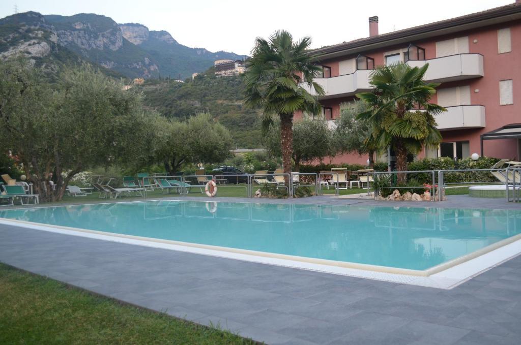 Park Hotel Eden Torbole Sul Garda Eksteriør bilde