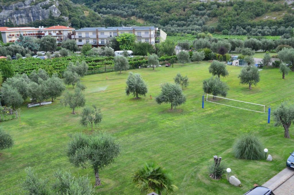 Park Hotel Eden Torbole Sul Garda Eksteriør bilde