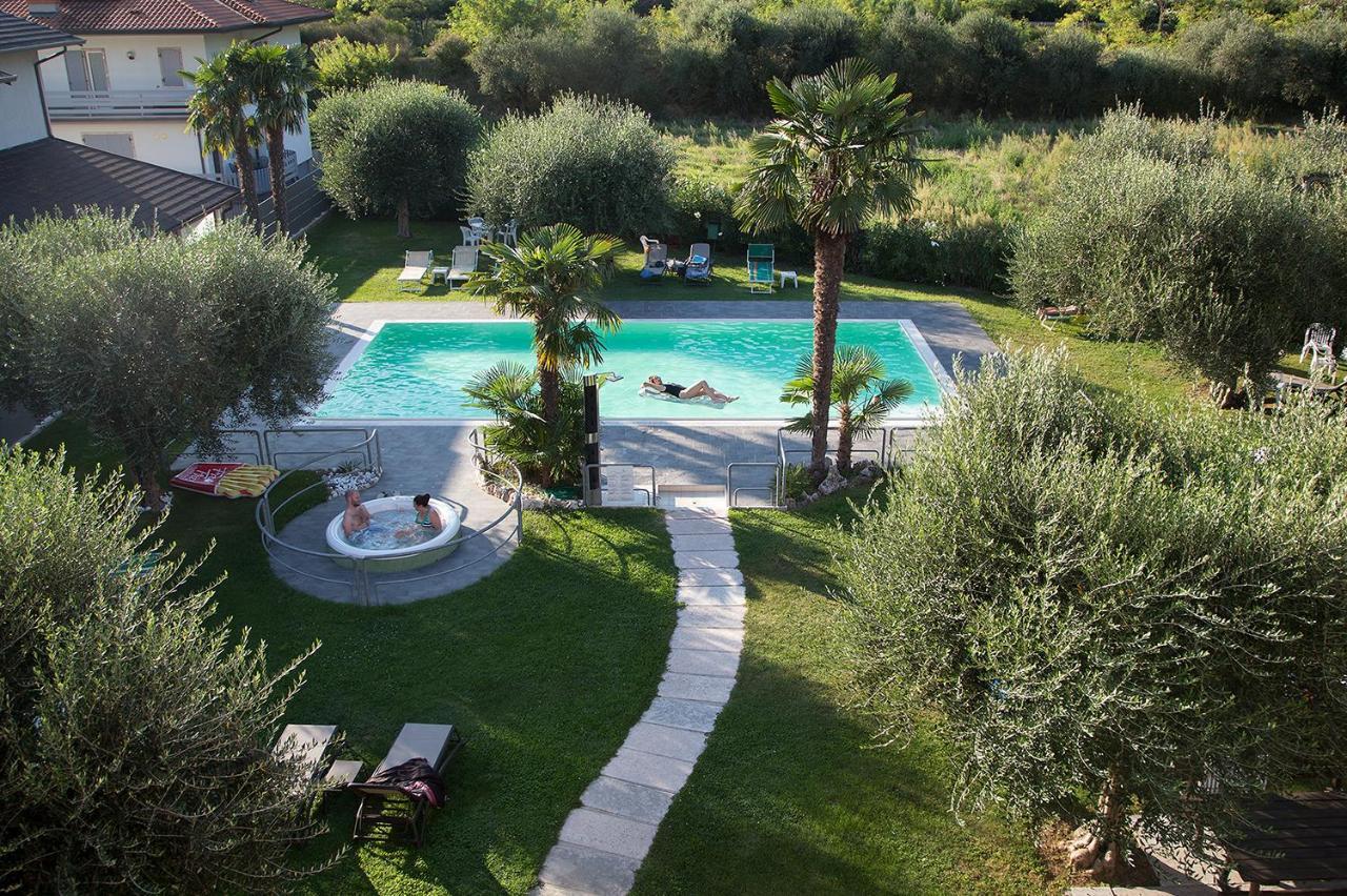 Park Hotel Eden Torbole Sul Garda Eksteriør bilde