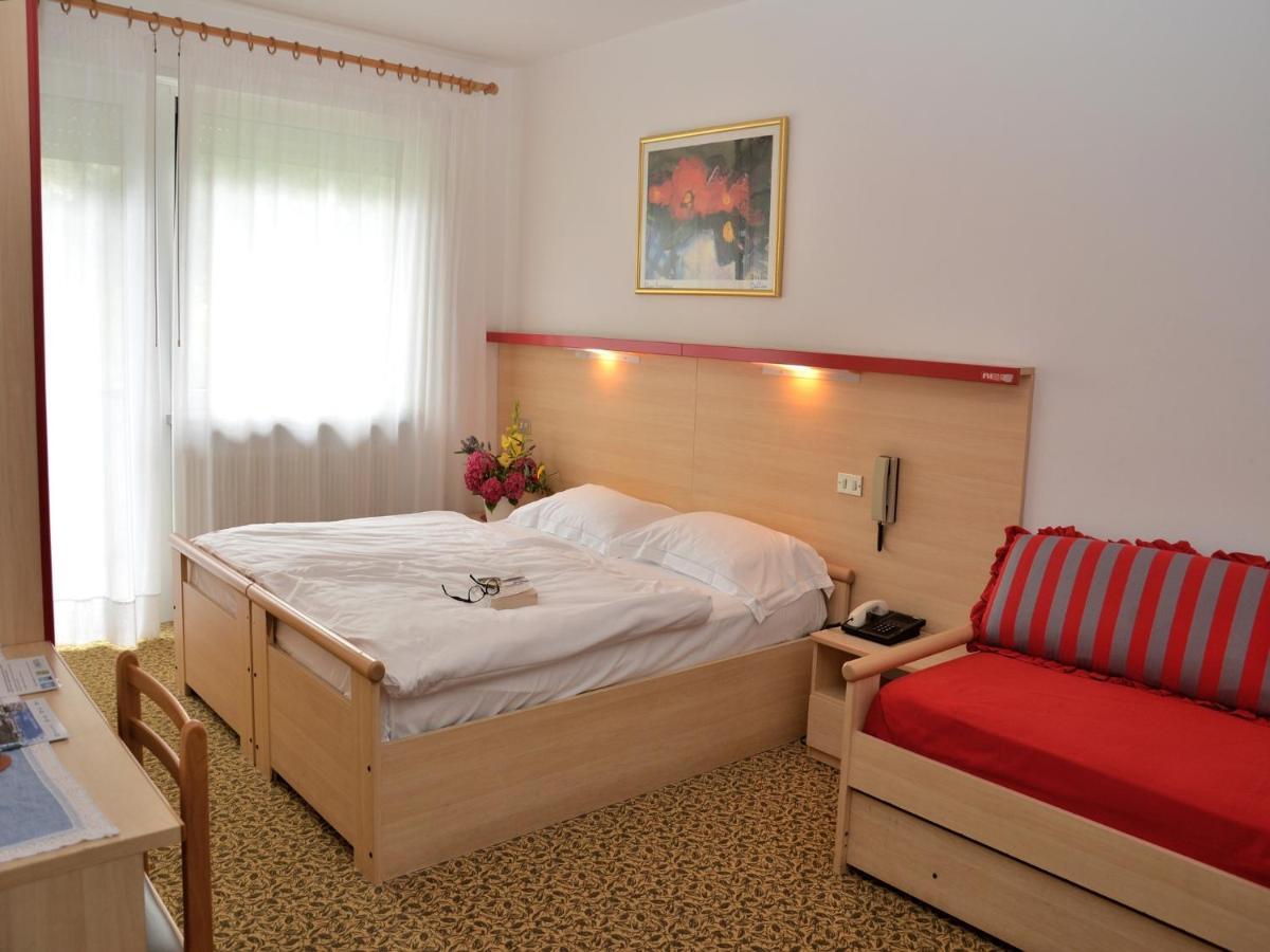 Park Hotel Eden Torbole Sul Garda Rom bilde